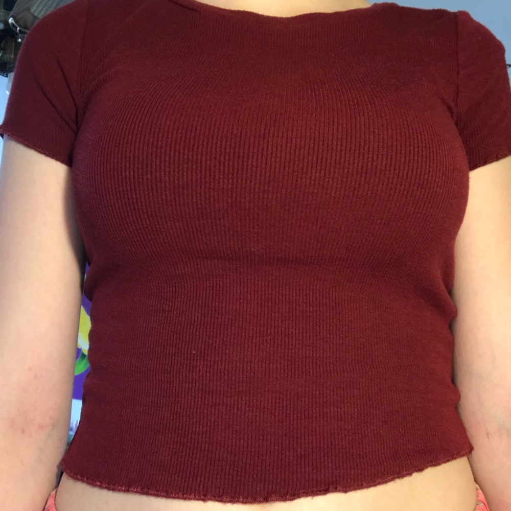 Burgundy cropped shirt